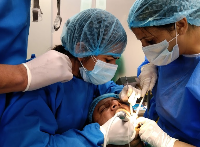 best dentist in indirapuram ghaziabad